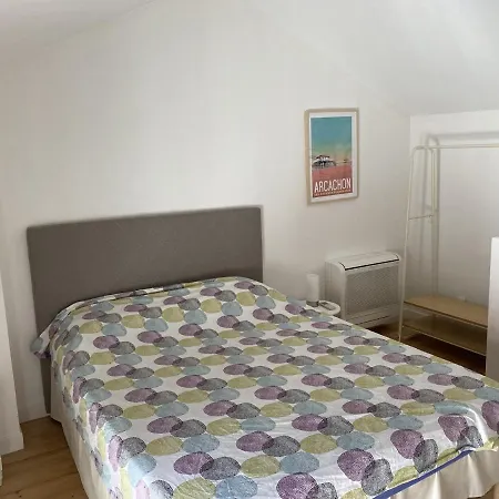 Triplex Calme Avec Terrasse, Climatisation, Proche Et Commerces A - Fr-1-474-249