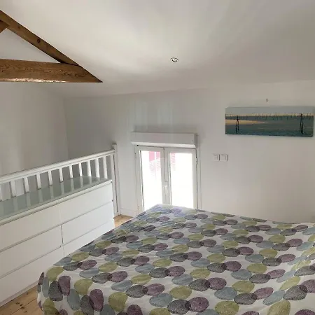 Triplex Calme Avec Terrasse, Climatisation, Proche Et Commerces A - Fr-1-474-249 *