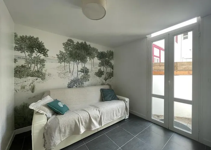 Triplex Calme Avec Terrasse, Climatisation, Proche Et Commerces à - Fr-1-474-249