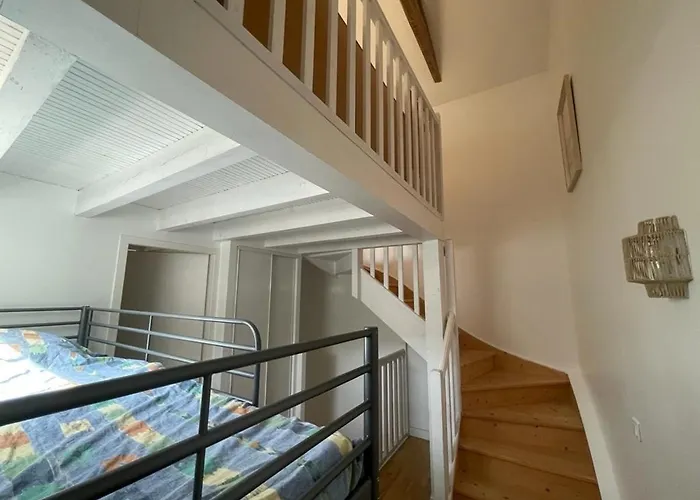 Triplex Calme Avec Terrasse, Climatisation, Proche Et Commerces à - Fr-1-474-249 Appartement *