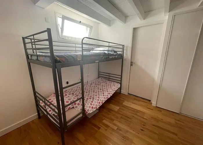 Appartement Triplex Calme Avec Terrasse, Climatisation, Proche Et Commerces à - Fr-1-474-249